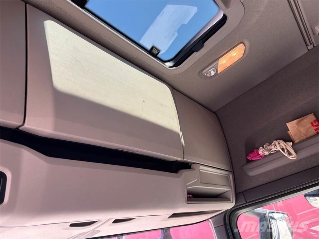 Scania R450 牵引车