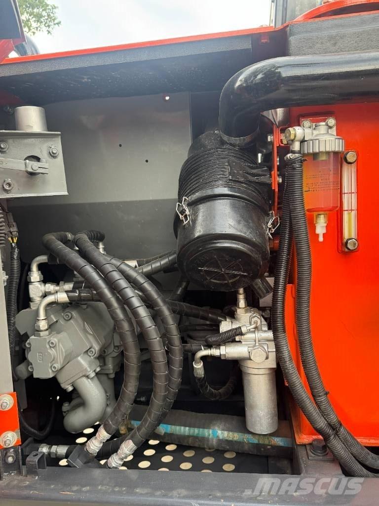 Hitachi ZX 70 小型挖掘机