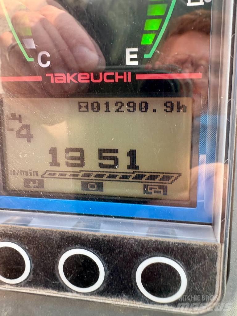 Takeuchi TB 225 小型挖掘机
