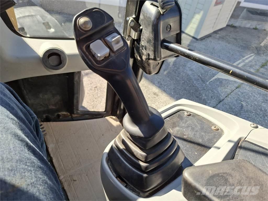 CAT 906H2 轮式装载机