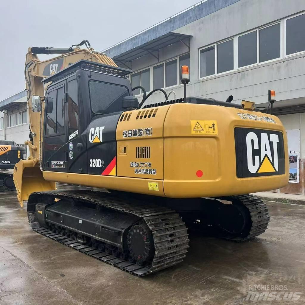 CAT 320D2 中型挖掘机