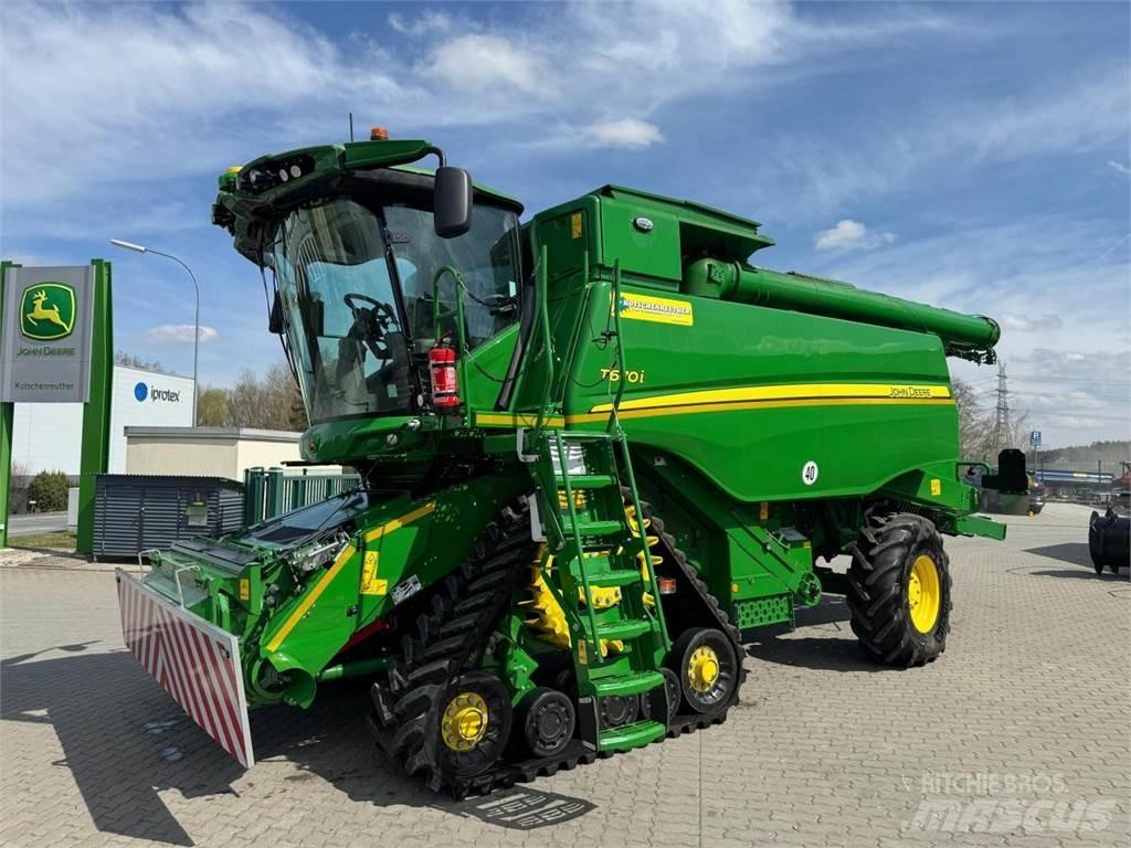 John Deere T670 联合收割机