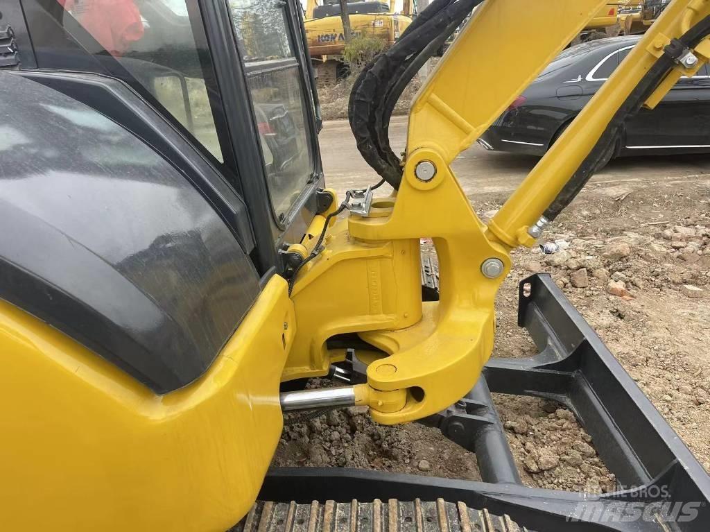 Komatsu PC 40 小型挖掘机