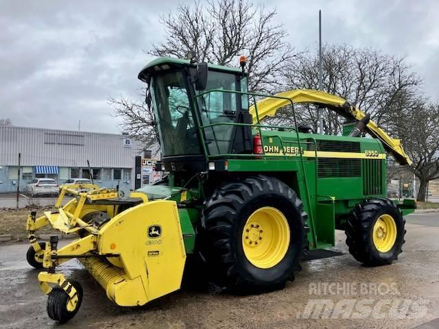 John Deere 6950 自走式青贮饲料收割机