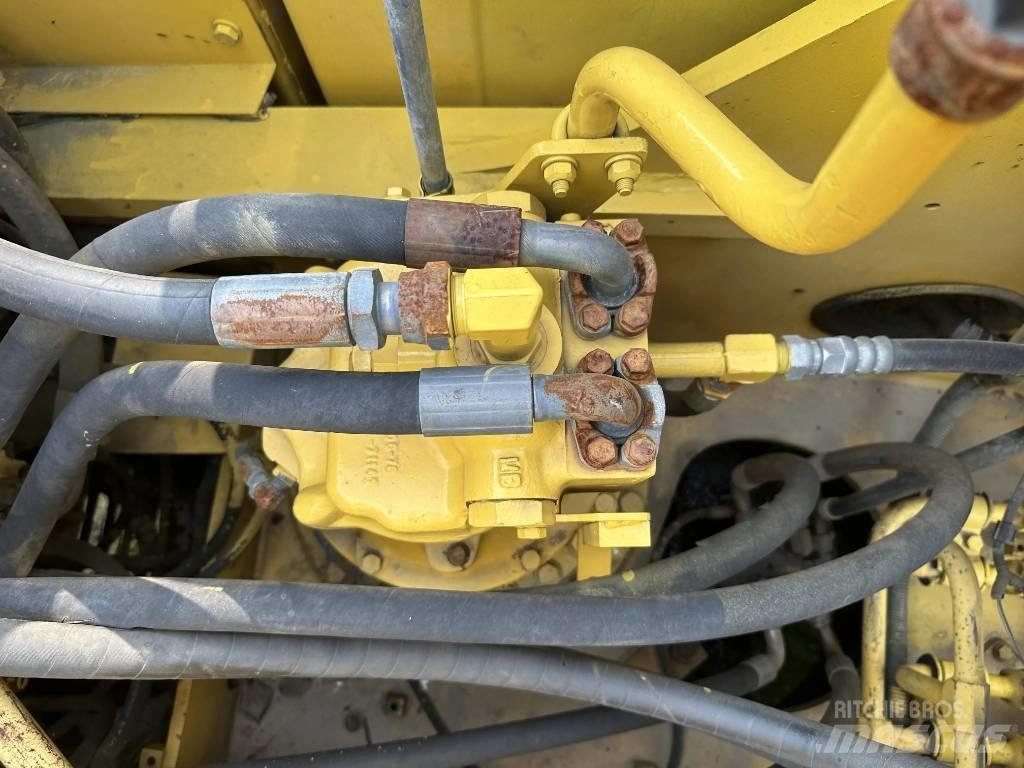 Komatsu PC240-8 履带挖掘机