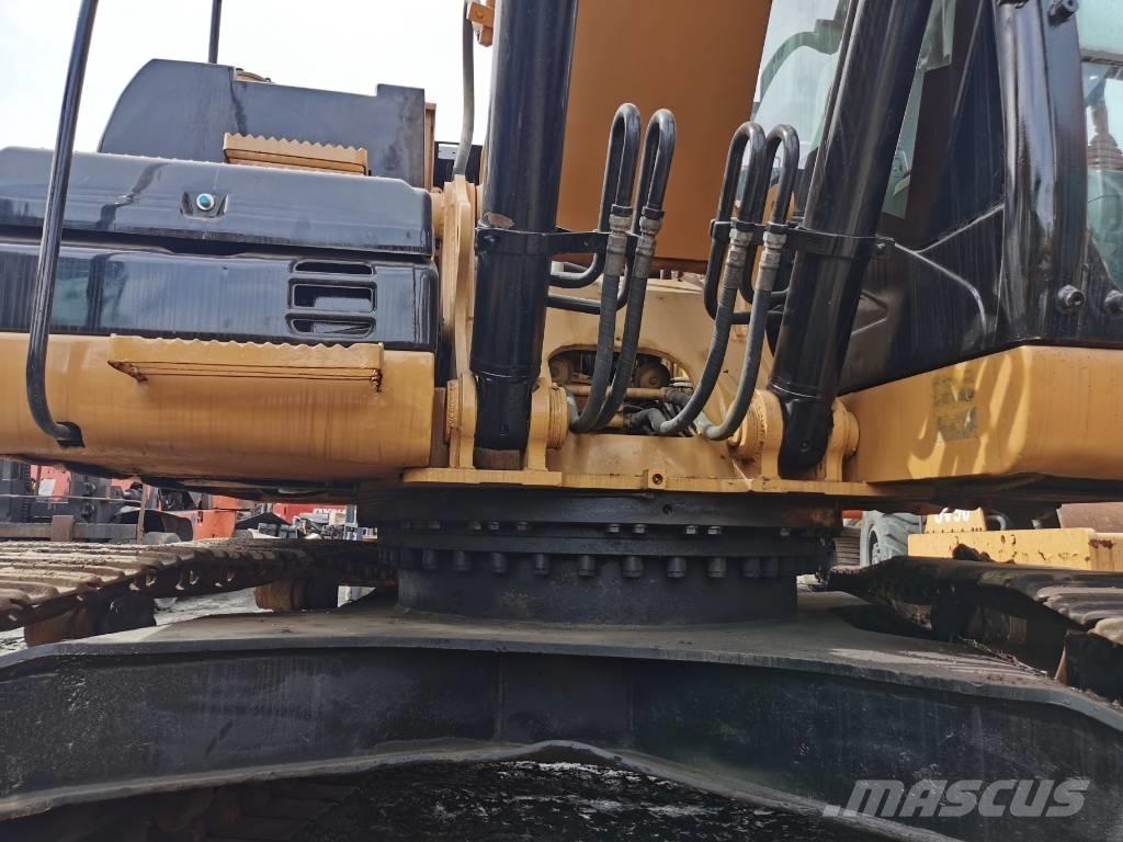 CAT 323D 履带挖掘机