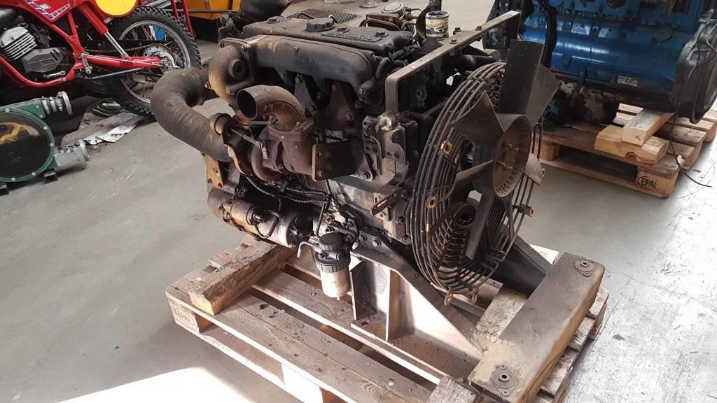 CAT 3054 发动机