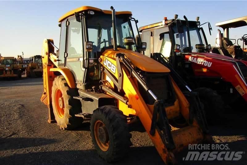 JCB 3DX 反铲装载机