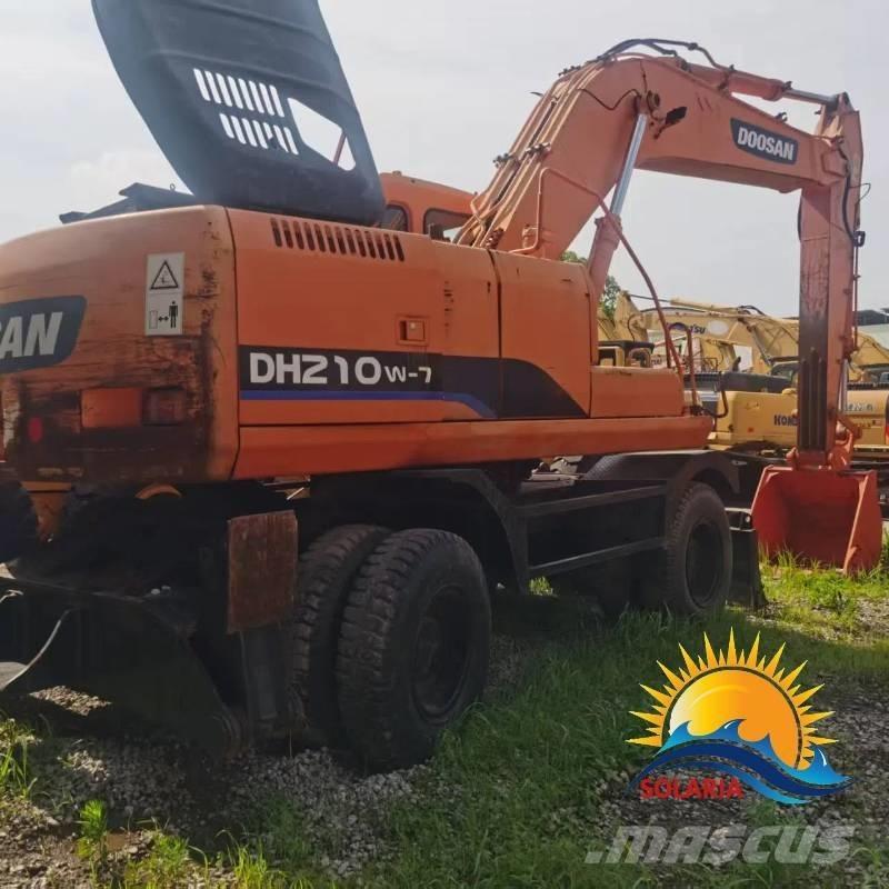 Doosan DH 210 W-7 轮式挖掘机