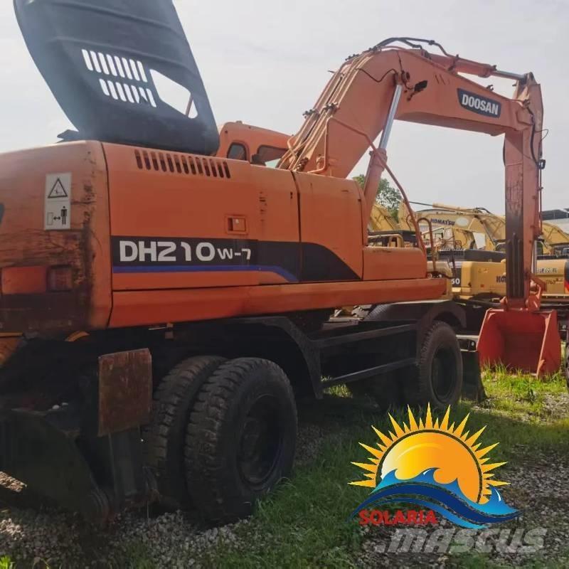 Doosan DH 210 W-7 轮式挖掘机