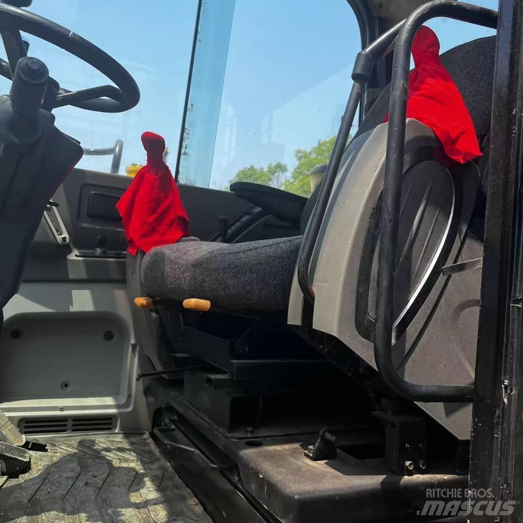 Hyundai R60W-7 轮式挖掘机