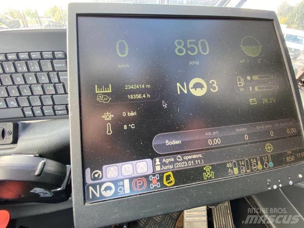 Komatsu 911.5 收割机