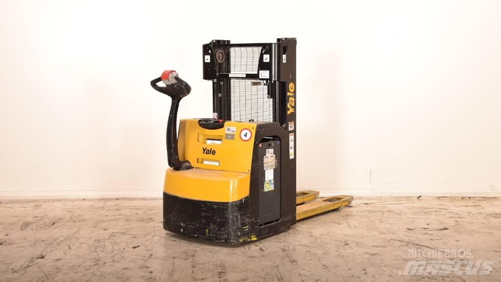 Yale MS 14 AC 手推堆垛车