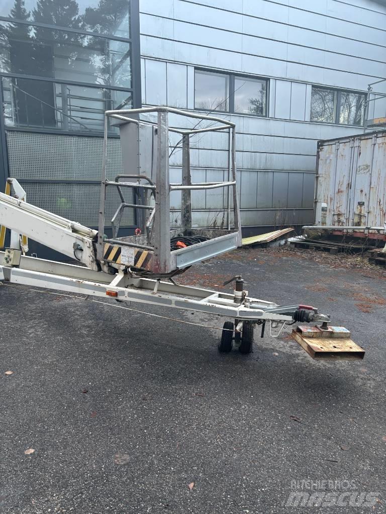 Dinolift 210 T 拖拉移动式高空作业平台