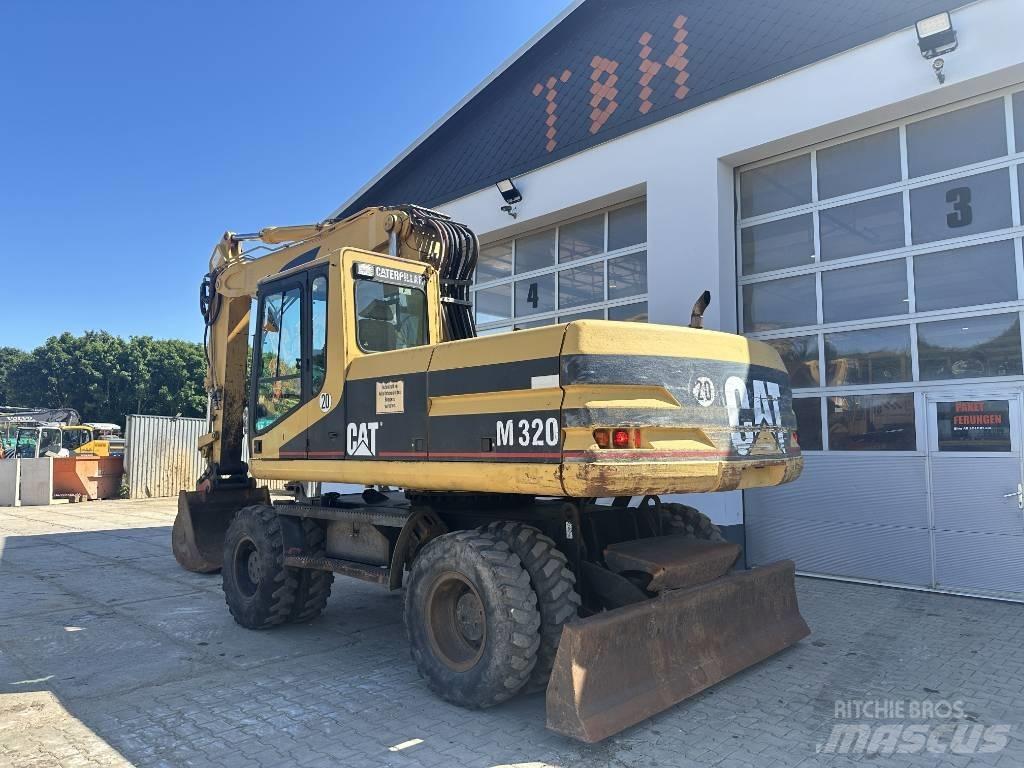 CAT M 320 VAH 轮式挖掘机