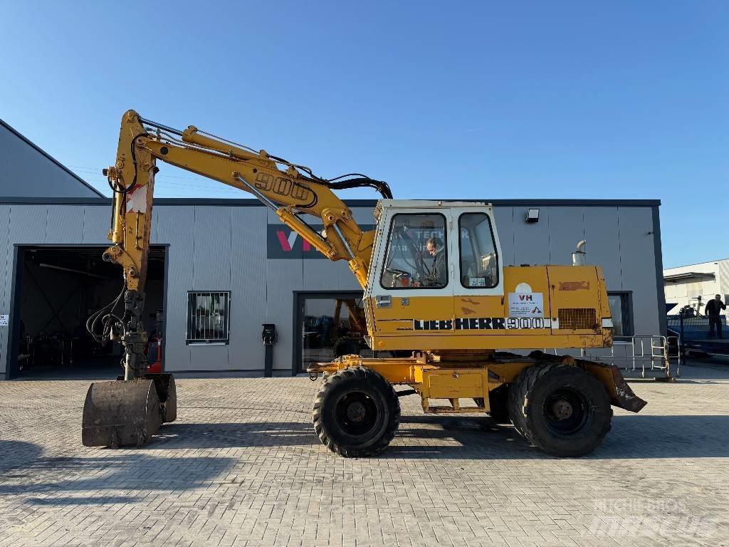 Liebherr A 900 C 轮式挖掘机