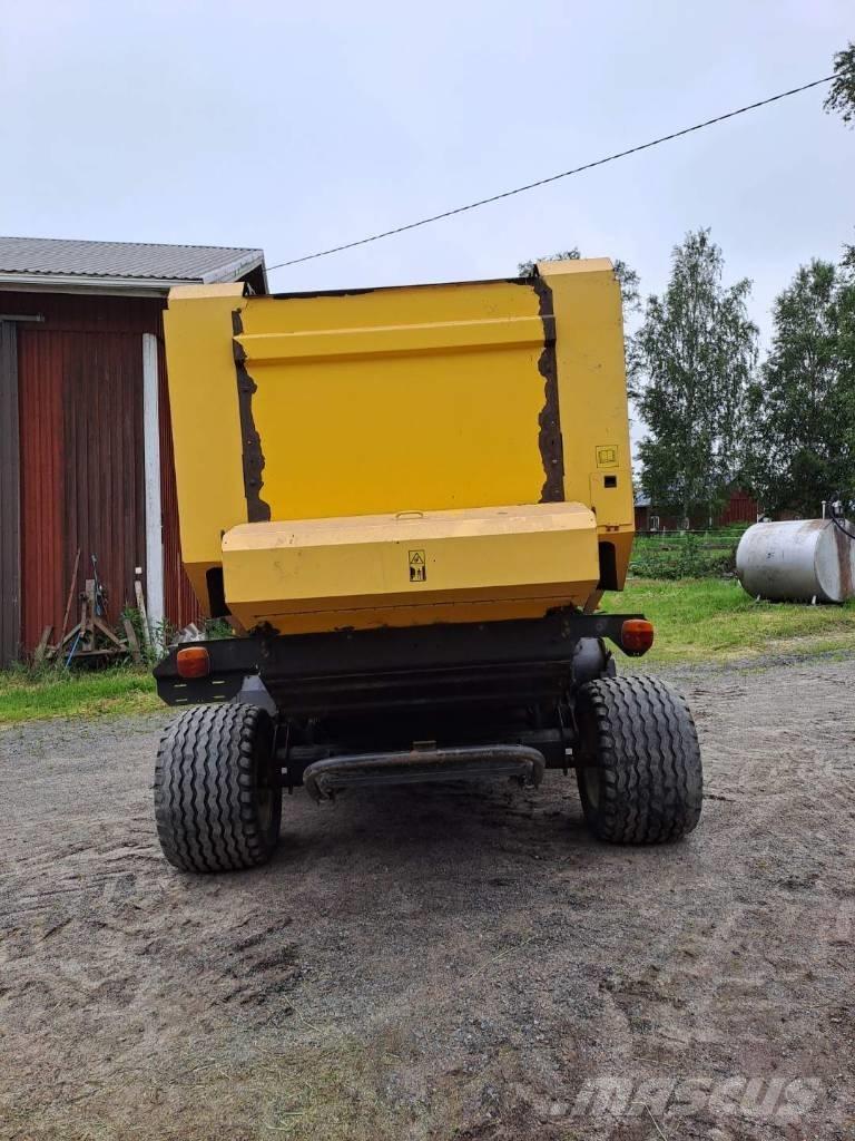 New Holland BR 7060 圆捆打捆机