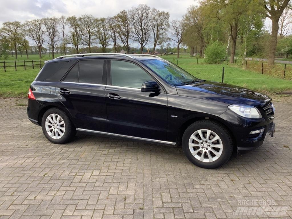 Mercedes-Benz ML 350 越野车