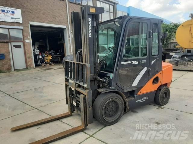 Doosan D 35 C-7 柴油叉车