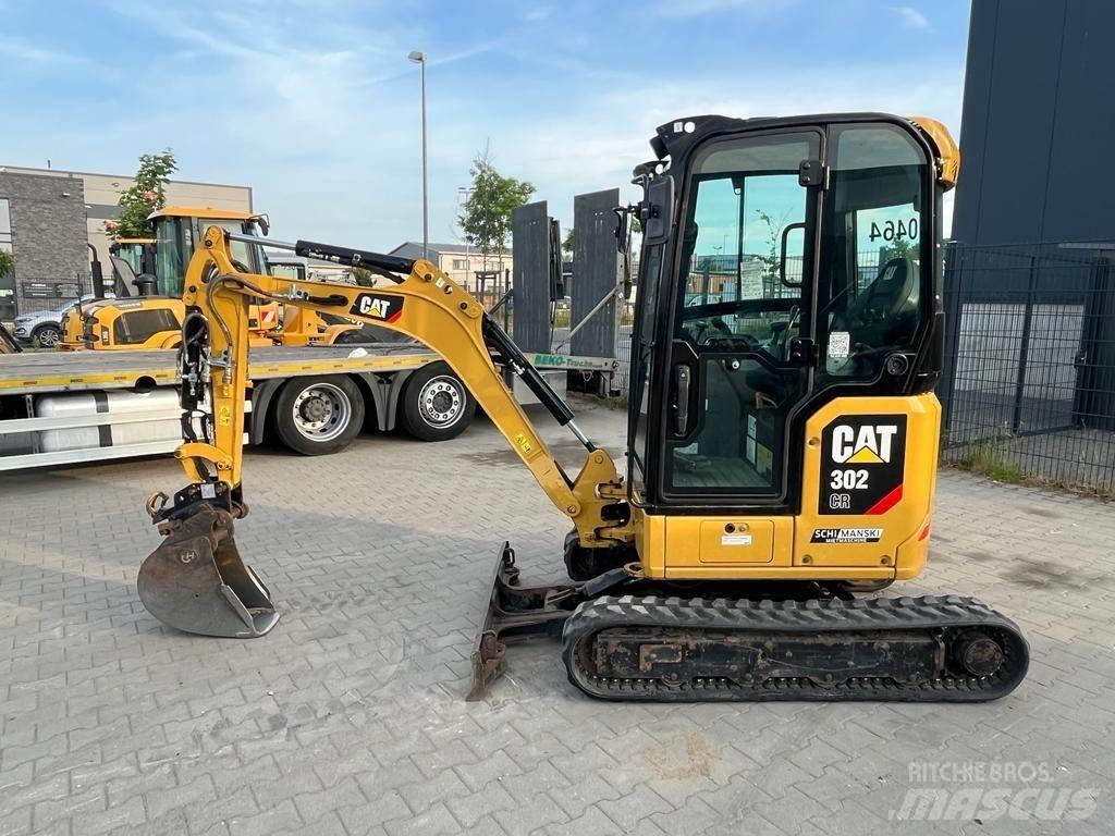 CAT 302 小型挖掘机