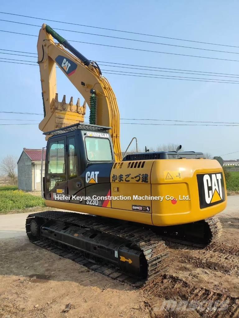 CAT 323 履带挖掘机