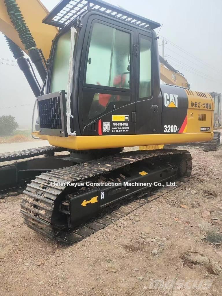 CAT 323 履带挖掘机