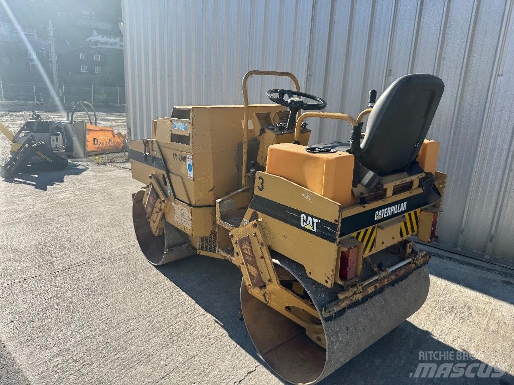 CAT CB 214 B 土壤压实机