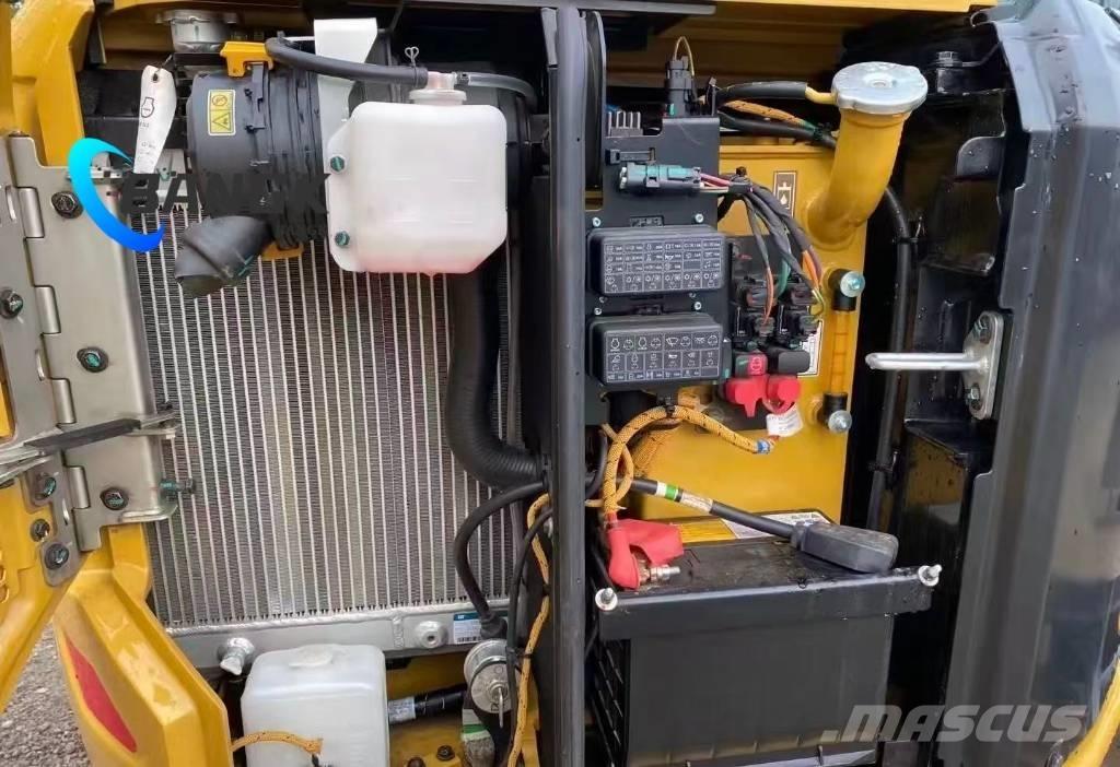 CAT 303 小型挖掘机