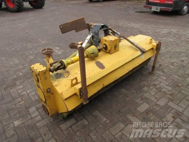 Riko M700 其他清扫车和扫雪车