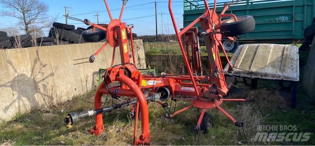 Kuhn GF5202 犁耙和摊草机