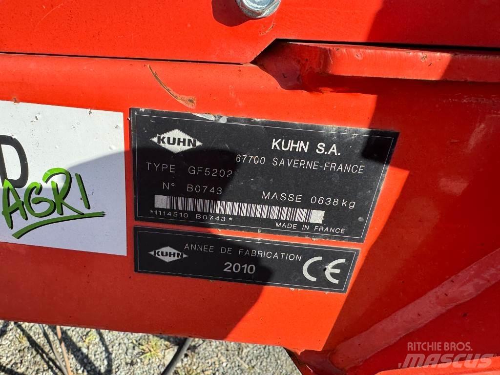 Kuhn GF5202 犁耙和摊草机