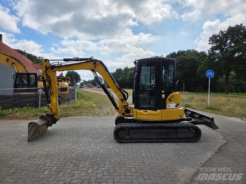 CAT 305E 小型挖掘机