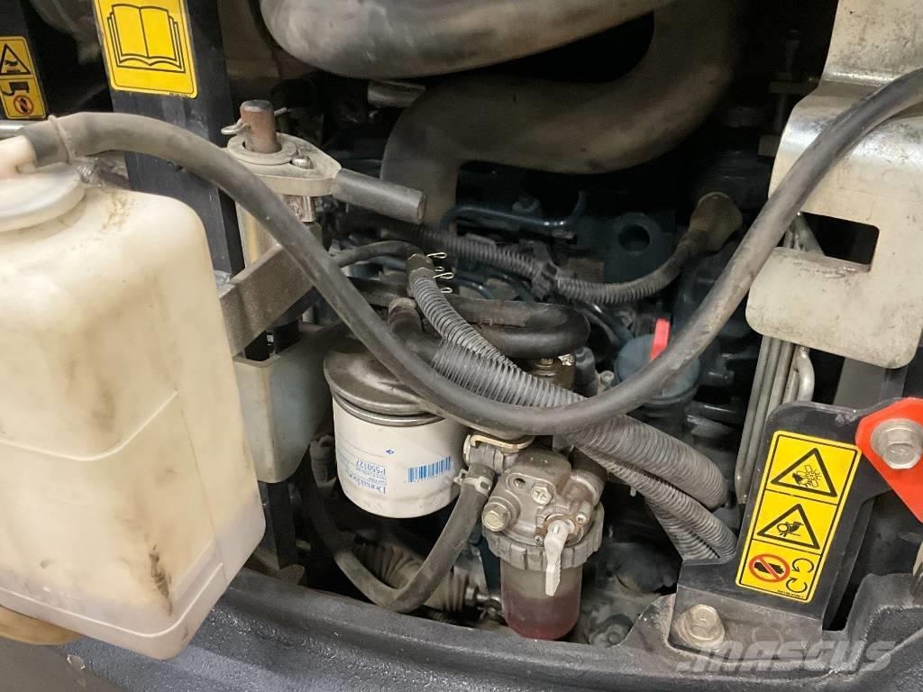 Kubota U 27-4 小型挖掘机