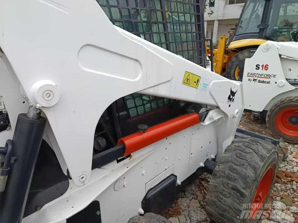 Bobcat S 330 滑移装载机