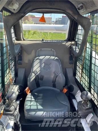 Bobcat S 300 滑移装载机