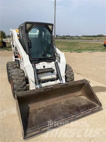 Bobcat S 300 滑移装载机