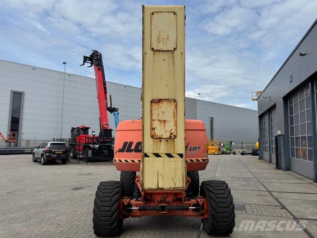 JLG 800 AJ 曲臂高空工作平台