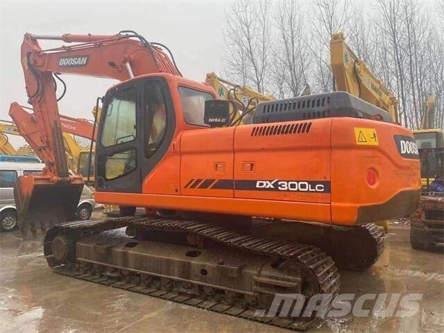 Doosan DX300 履带挖掘机
