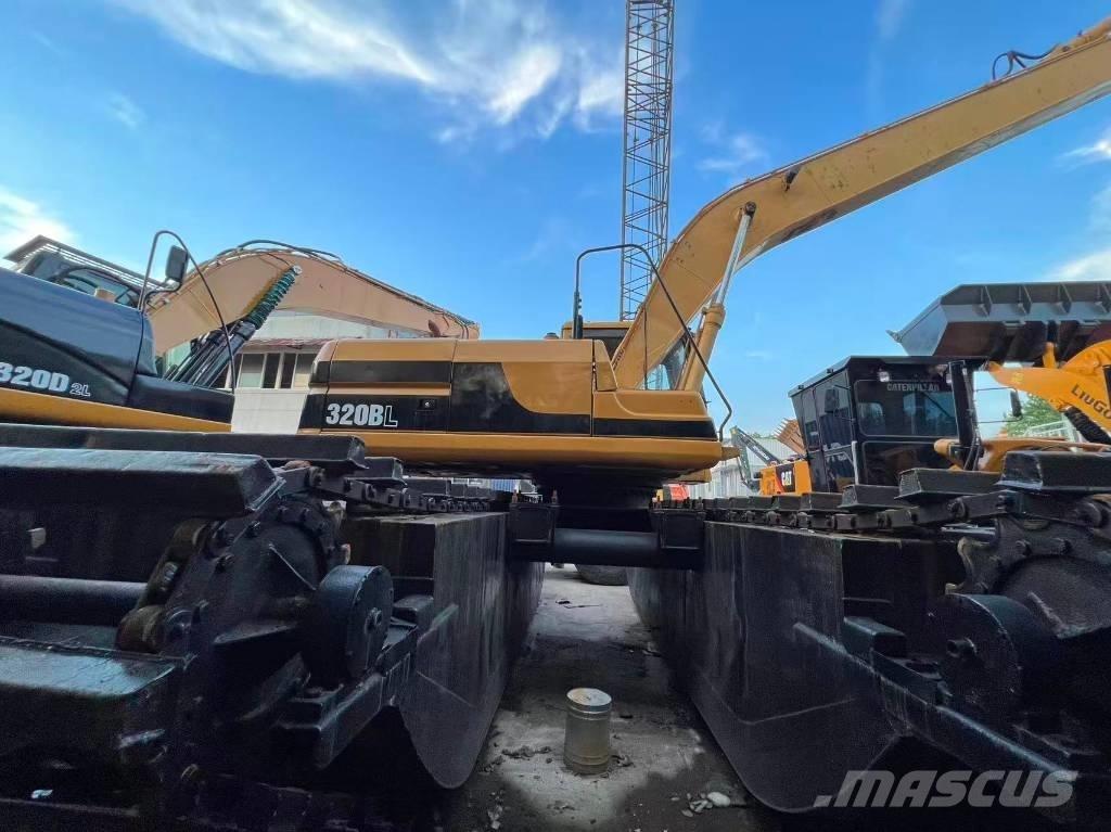CAT 320 B L 水陆两栖挖掘机