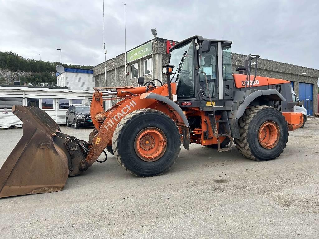 Hitachi ZW 220 轮式装载机