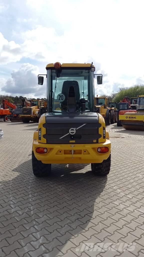 Volvo L 30 G 轮式装载机