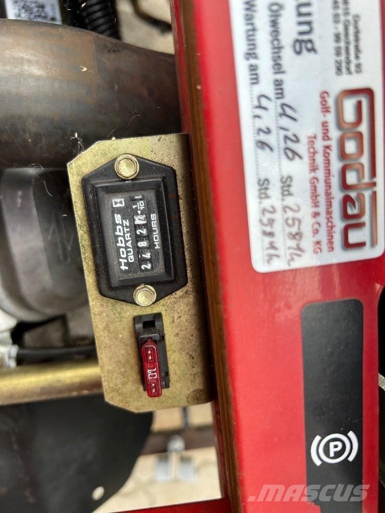 Toro SandPro5020 耙地机