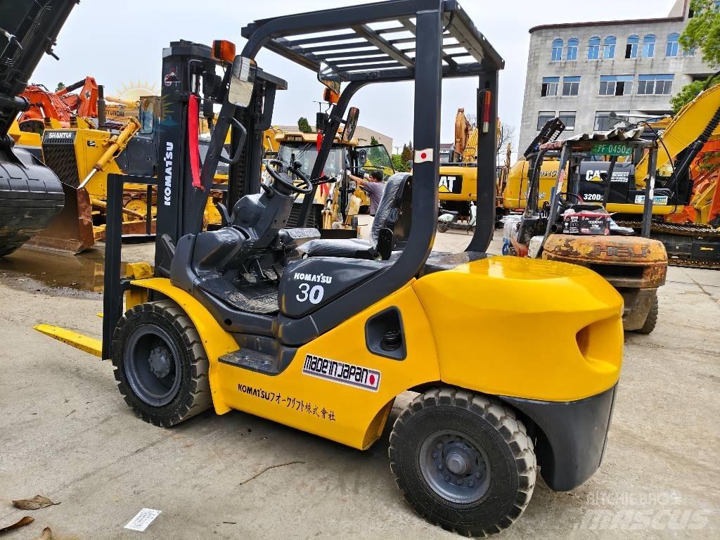 Komatsu FD 30 T-16 柴油叉车