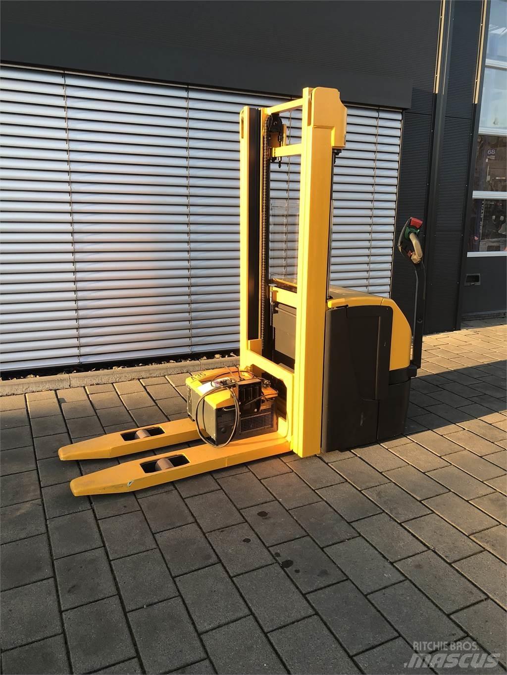 Jungheinrich WP16 手推堆垛车
