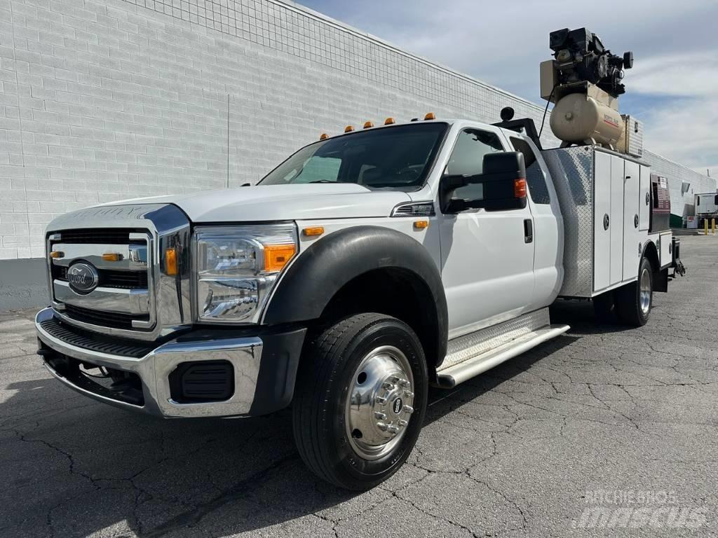 Ford F 450 平板车