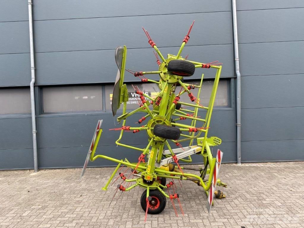 CLAAS Volto 870 犁耙和摊草机