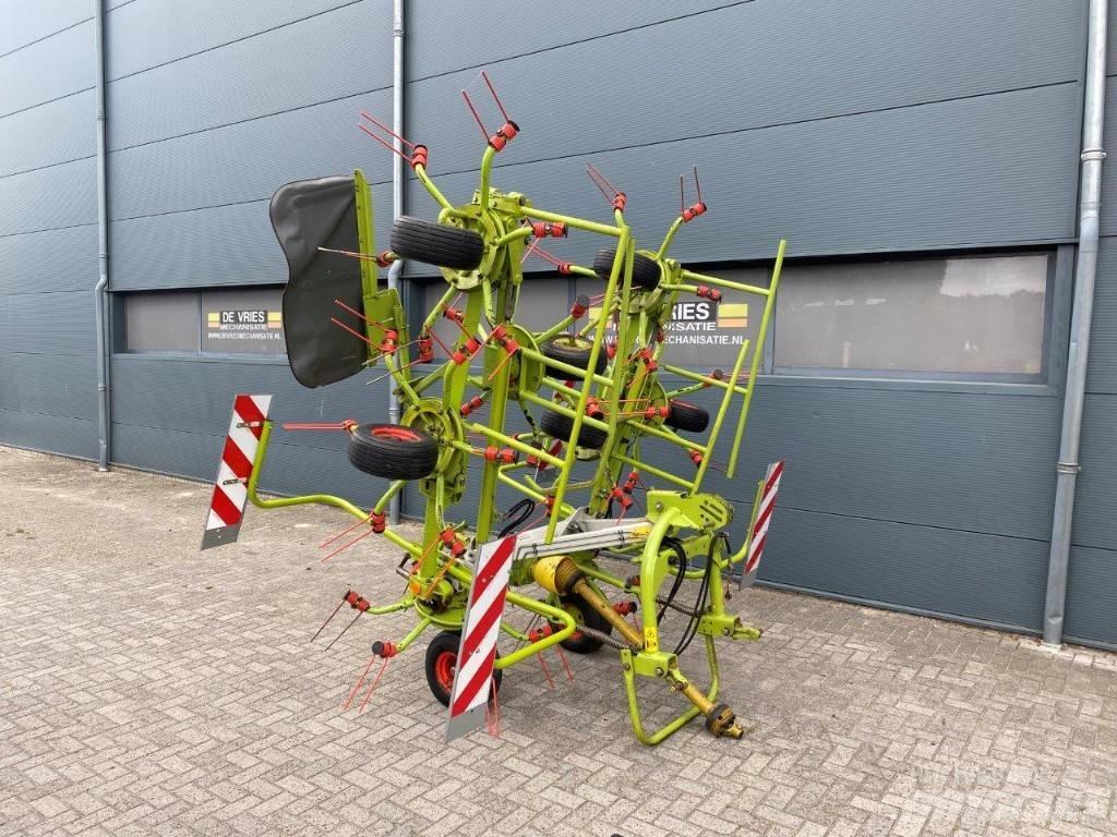 CLAAS Volto 870 犁耙和摊草机