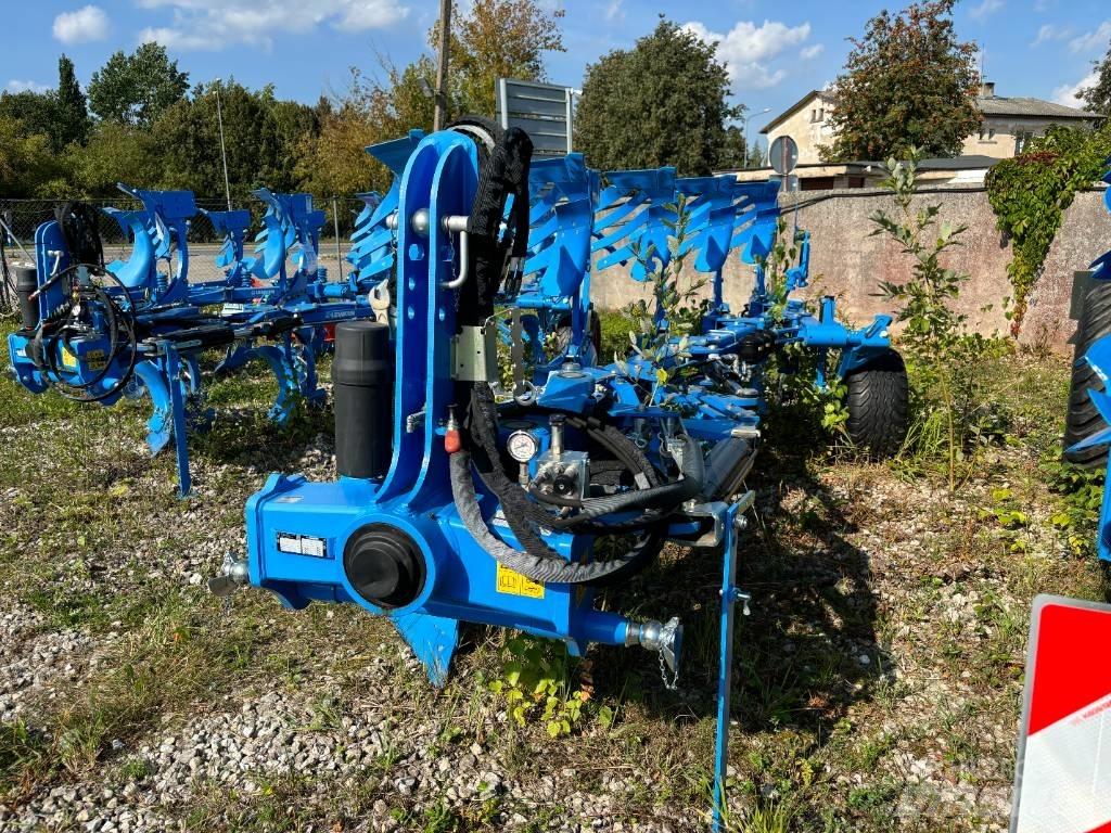 Lemken Juwel 8MVU 双向犁