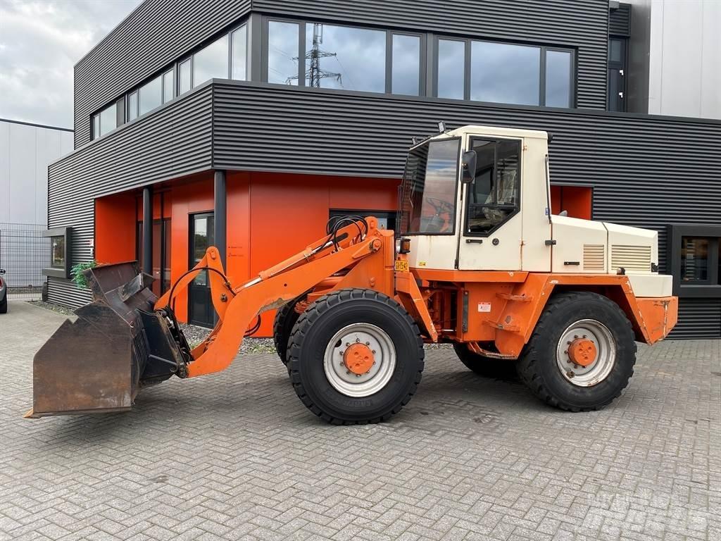 Schaeff SKS 661 轮式装载机
