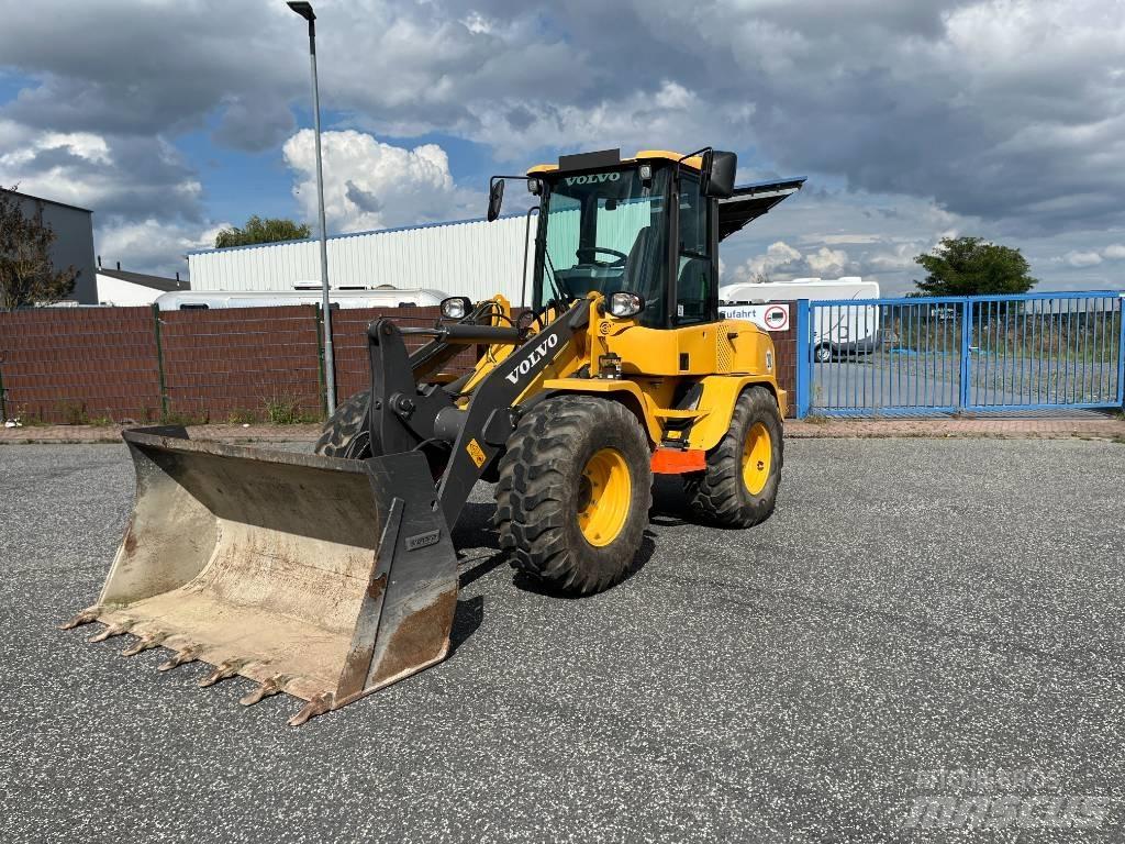 Volvo L 35 GS 滑移装载机
